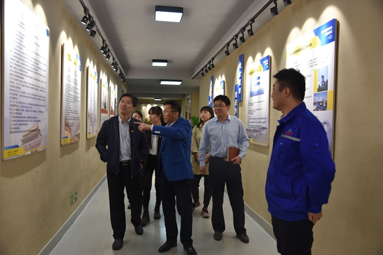 區(qū)委組織部領(lǐng)導指導集團黨建工作72