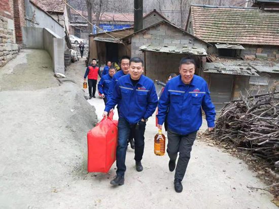 魯中水泥黨支部走訪慰問困難群眾  山東重山集團有限公司  今天59