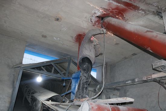 大修進(jìn)行時(shí)，這里有一群可愛的重山人.......95