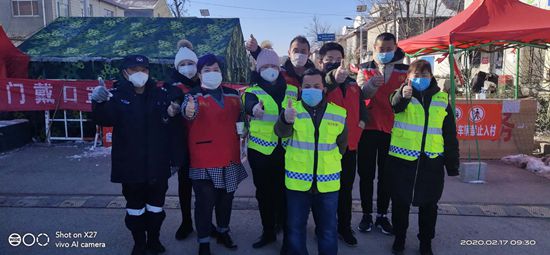 小小口罩暖人心 雪中送炭防疫情 —“重山?娜公益”慈善基金為環(huán)衛(wèi)工人捐贈(zèng)口罩16