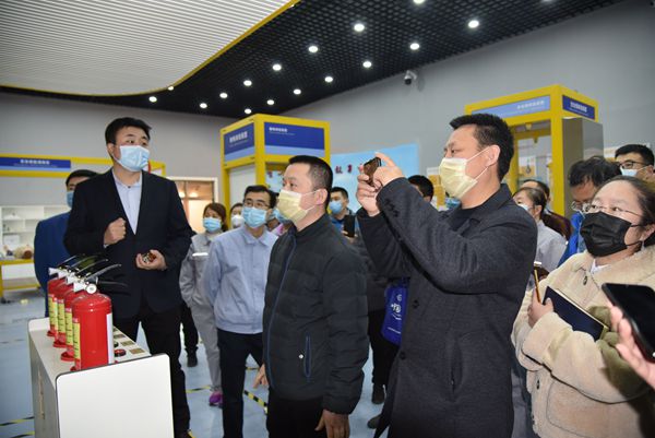 多家企業(yè)到集團(tuán)安全教育中心參觀交流65