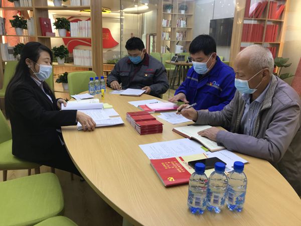 集團(tuán)黨總支召開(kāi)黨建工作交流會(huì)60