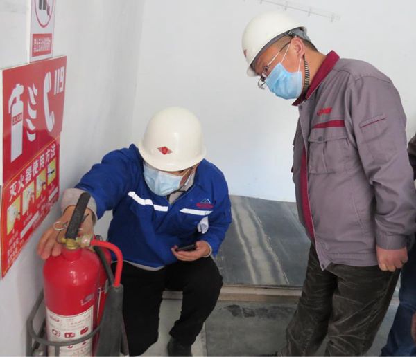 集團領(lǐng)導(dǎo)到黃驊三陽指導(dǎo)工作21