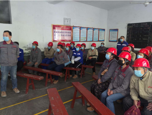 魯中水泥粉磨車間組織安全培訓(xùn)65