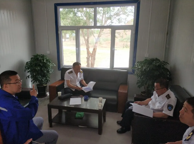 旗衛(wèi)計(jì)監(jiān)督執(zhí)法局到鵬峰化工指導(dǎo)檢查30