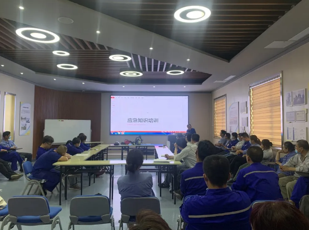 魯中水泥組織事故應(yīng)急救援專(zhuān)項(xiàng)培訓(xùn)8