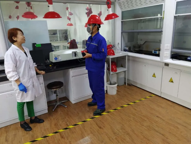 送黨章  學黨章  守黨章 ——重山光電黨支部開展主題黨日活動47