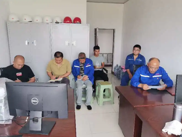 螢澤礦業(yè)組織集體學(xué)習(xí)會議10