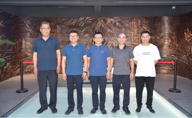 市檔案館領(lǐng)導(dǎo)到集團(tuán)調(diào)研指導(dǎo)工作81