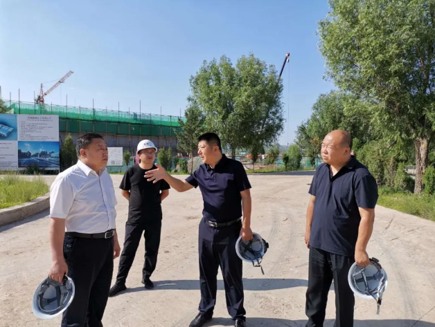 赤峰市領(lǐng)導(dǎo)到鵬峰化工調(diào)研指導(dǎo)工作37