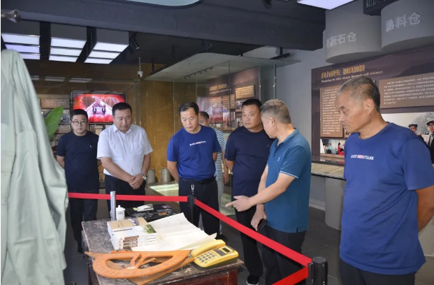 魯中水泥客戶到集團參觀考察62