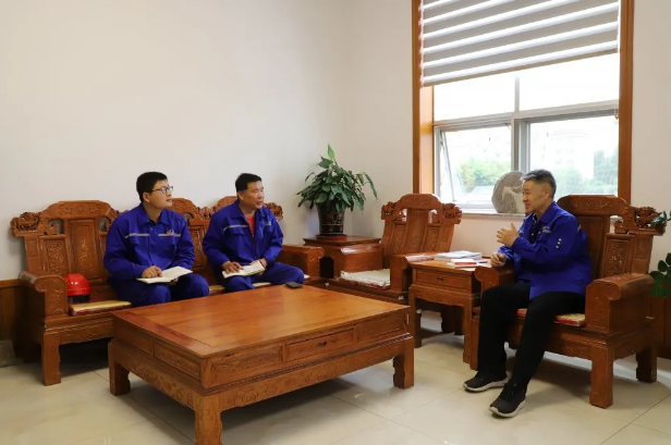 重山光電黨支部召開(kāi)支委會(huì)45