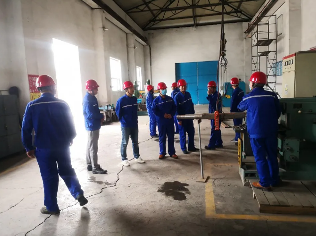 魯蒙水泥組織勞動(dòng)防護(hù)用品專項(xiàng)檢查10