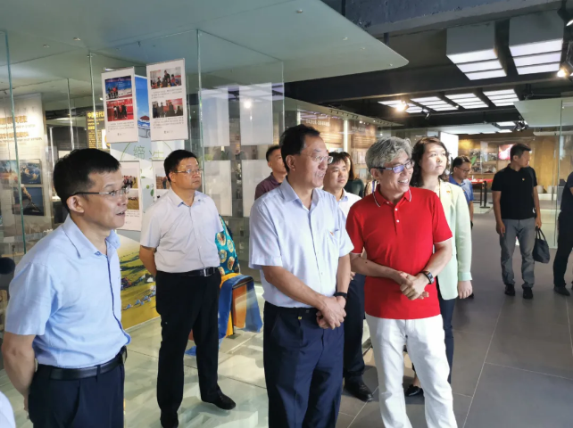 劉榮喜副市長(zhǎng)到重山集團(tuán)調(diào)研指導(dǎo)工作53