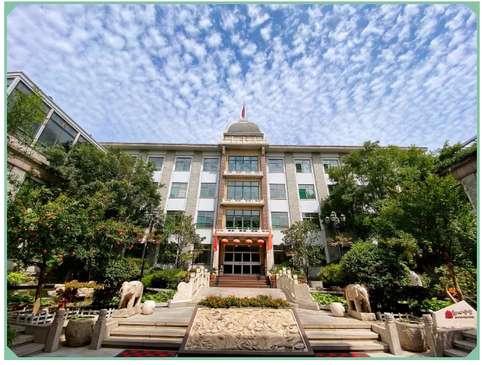 重山影像｜藍(lán)天白云下的綠色重山8