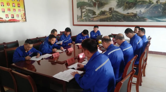 魯蒙水泥召開月度經(jīng)營(yíng)分析會(huì)79