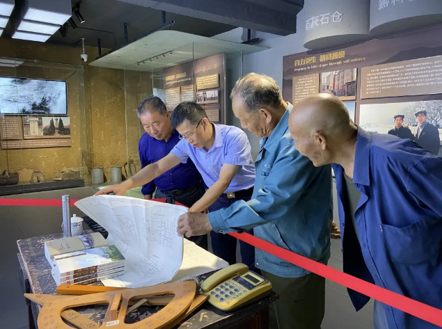 加強(qiáng)村企溝通 促進(jìn)和諧發(fā)展——南韓村民參加重山集團(tuán)企業(yè)開放日活動(dòng)95