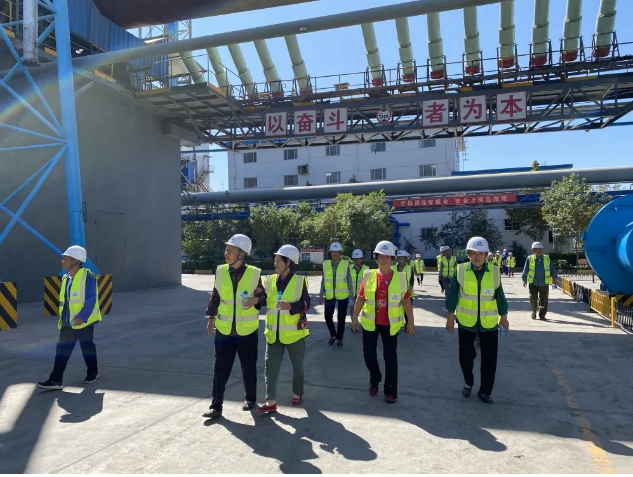 加強(qiáng)村企溝通 促進(jìn)和諧發(fā)展——南韓村民參加重山集團(tuán)企業(yè)開放日活動(dòng)95