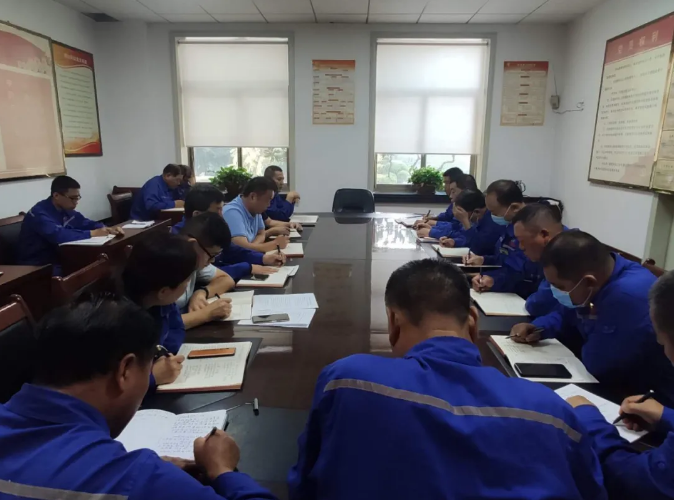 魯中水泥召開(kāi)部門聯(lián)席會(huì)議97