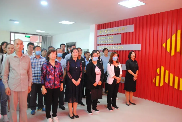 參加黨務(wù)工作規(guī)范化標準化專題培訓(xùn)12