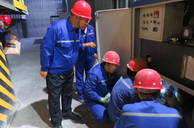 知行合一，情暖雙節(jié) 黃驊三陽(yáng)總經(jīng)理王軍林慰問(wèn)堅(jiān)守一線員工58