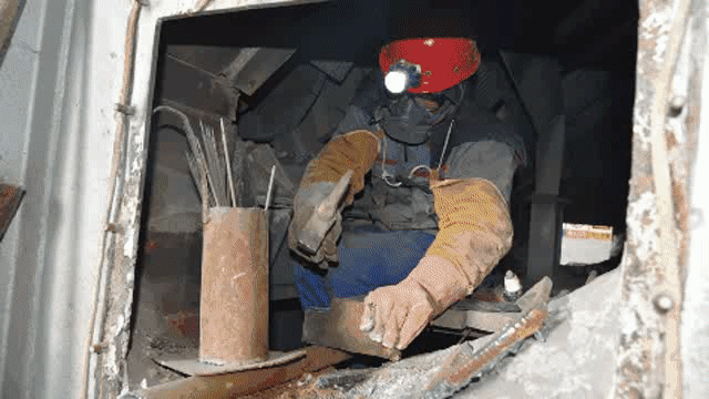 “雙節(jié)”堅(jiān)守?檢修——他們奮斗的樣子真美！95