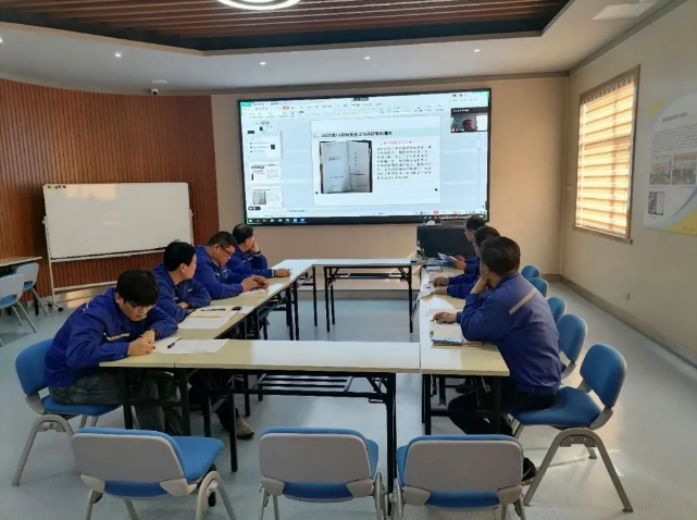 集團(tuán)召開安全環(huán)保工作例會(huì)73