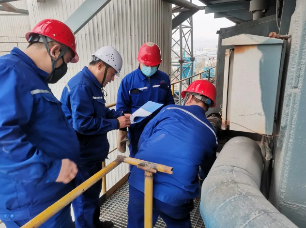 魯中水泥開展特種設(shè)備事故應(yīng)急演練5