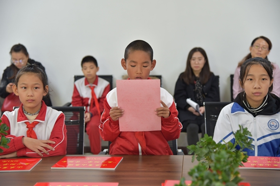 重山集團(tuán)參加羅村中心?！皭坌闹鷮W(xué)”資助金發(fā)放儀式25